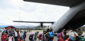 Perú coordina el préstamo de aviones y helicópteros