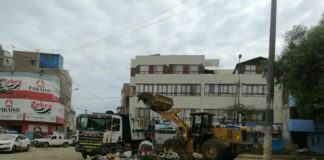 Segat trabaja 16 horas diarias recolectando basura en Trujillo