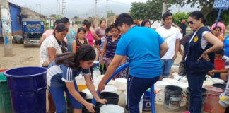 Fiscalía reparte desayunos y 6500 litros de agua a familias afectadas por los huaicos en La Libertad