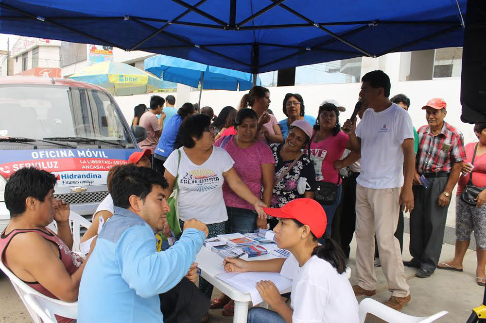 hidrandina-recorre-provincias-de-la-libertad-con-oficina-movil