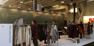 Mincetur designa ‘Amigo del Perú’ al diseñador Adolfo Domínguez por mostrar fibra de alpaca al mundo