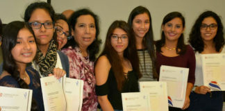 UCV entrega certificación Internacional Cambridge a escolares