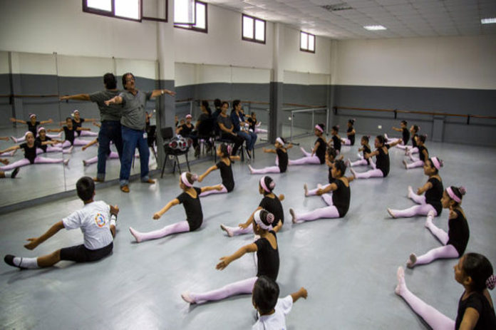 beneficiarios-de-danzando-en-la-arena-muestran-avances