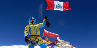 Peruano Víctor Rímac llega a la cima del Everest