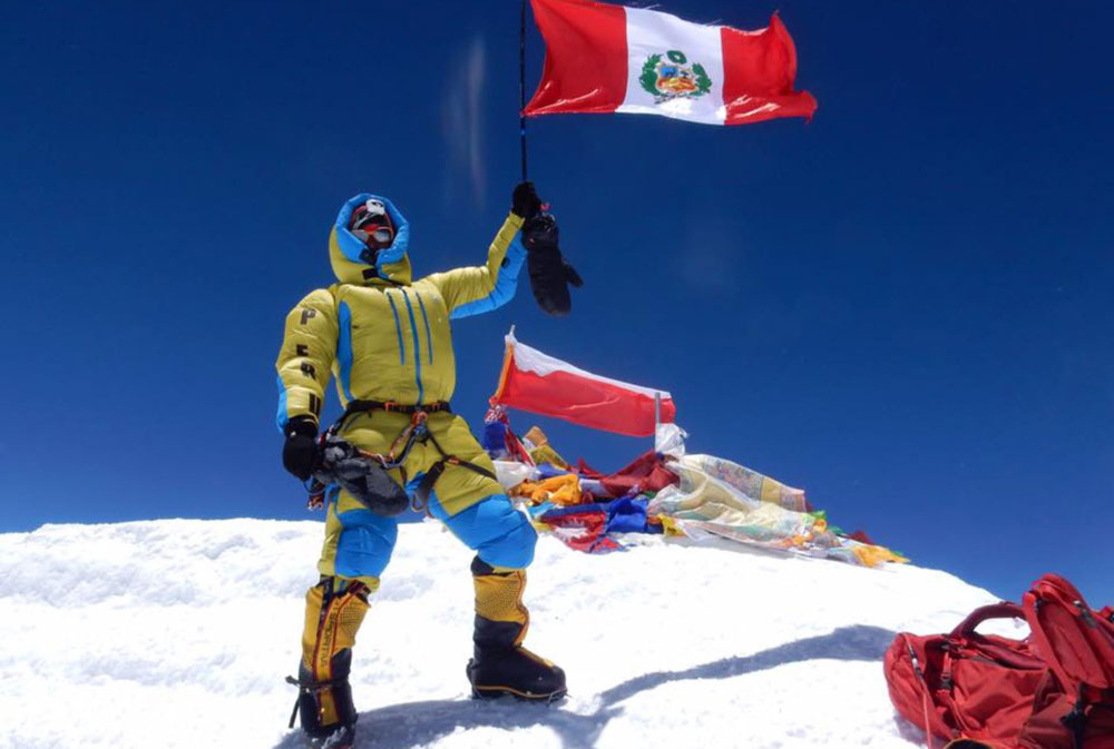 victor-rimac-llega-a-la-cima-del-everest