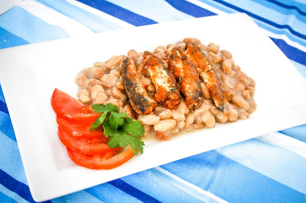 pescado-con-vegetales-es-una-potente-fuente-de-calcio-esencial-para-la-salud
