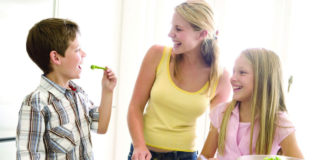 Aprenda como inculcar el hábito de la alimentación saludable en los niños