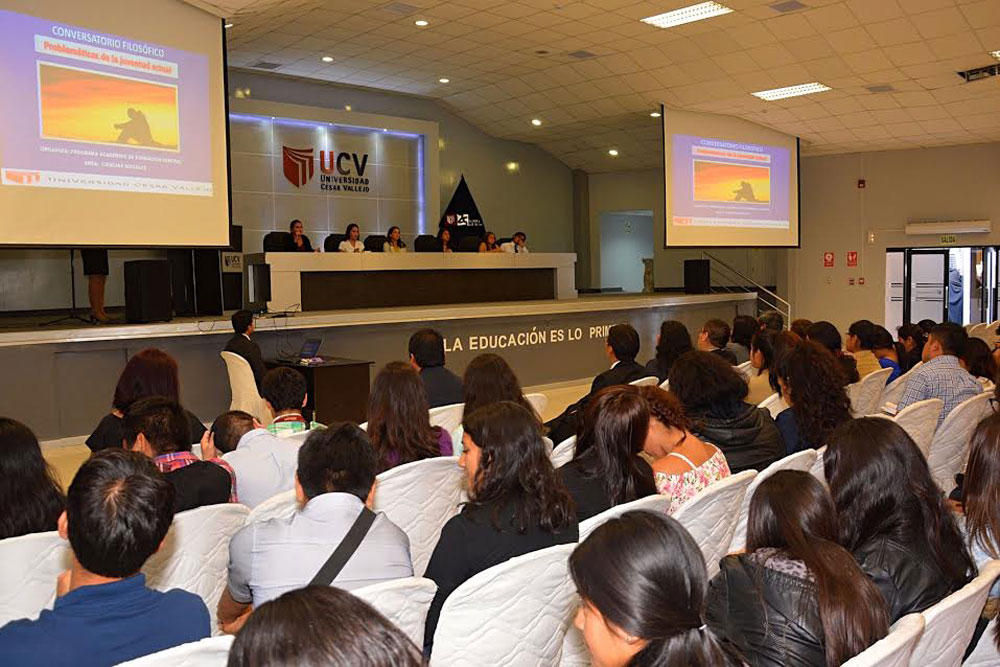 estudiantes-de-ucv-analizan-problemas-sociales-en-i-conversatorio-filosofico