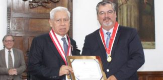 Investigador Luis Castillo Butters es nombrado Profesor Honorario de la UNT