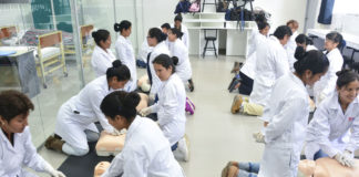 Estudiantes de UCV se capacitan en técnicas de reanimación cardiopulmonar
