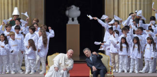 Presidente Juan Manuel Santos recibe a Papa Francisco