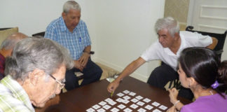 Juegos para ejercitar la mente previenen el Alzheimer refiere EsSalud