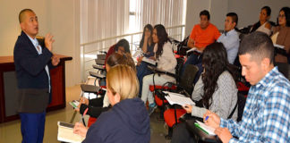Estudiantes de UCV se capacitan en seminario de Psicología organizacional