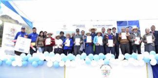 GRLL entrega Títulos de Propiedad en caseríos y anexos de Bolívar