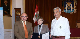 MPT reconoce a destacada cineasta nacional en importante ceremonia