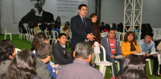 Padres de familia de UCV reciben bienvenida