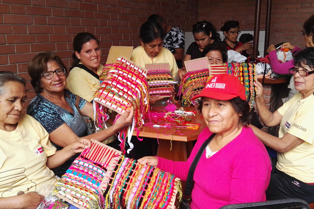 pobladores-y-artesanos-de-huanchaco-participan-de-taller-de-telares