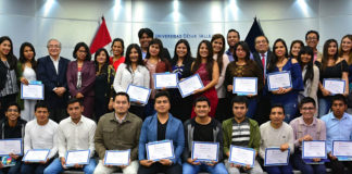 Estudiantes de Ciencias de la Comunicación de UCV reciben emotiva despedida