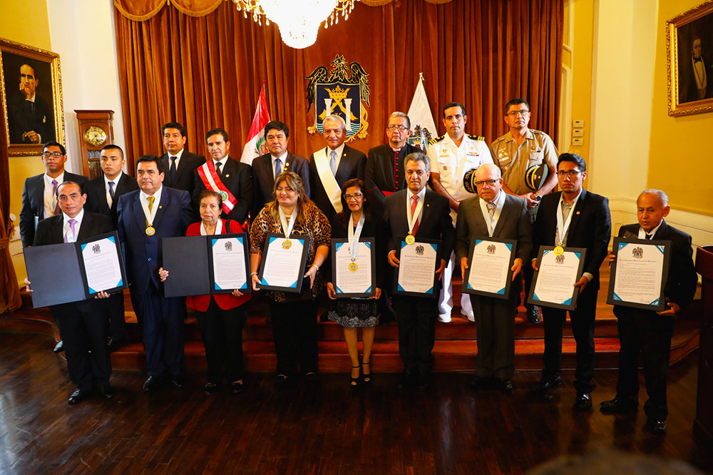 mpt-entrega-reconocimiento-a-directora-de-cultura