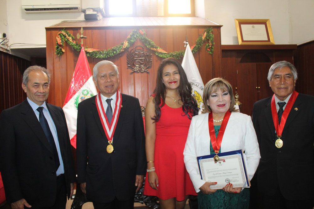 unt-declara-visitante-distinguida-a-jueza-de-la-haya