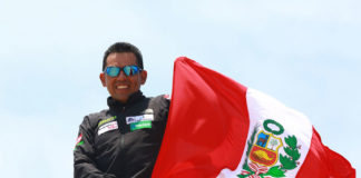 Selección Peruana recibirá bandera peruana que conquistará cumbre más alta de Europa