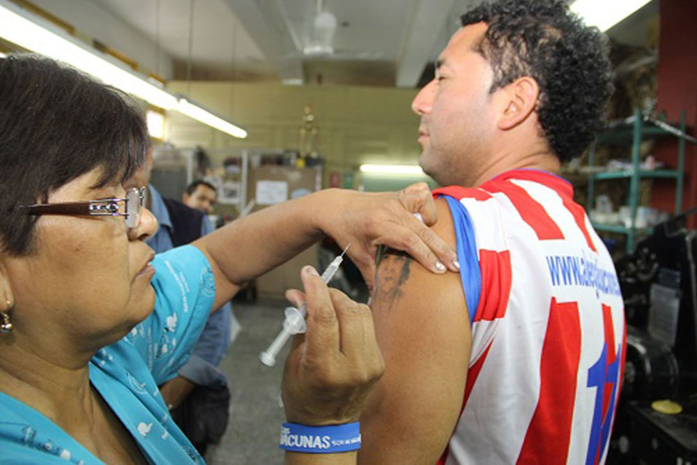 minsa-adquiere-dosis-de-vacunas-contra-sarampion-para-adultos