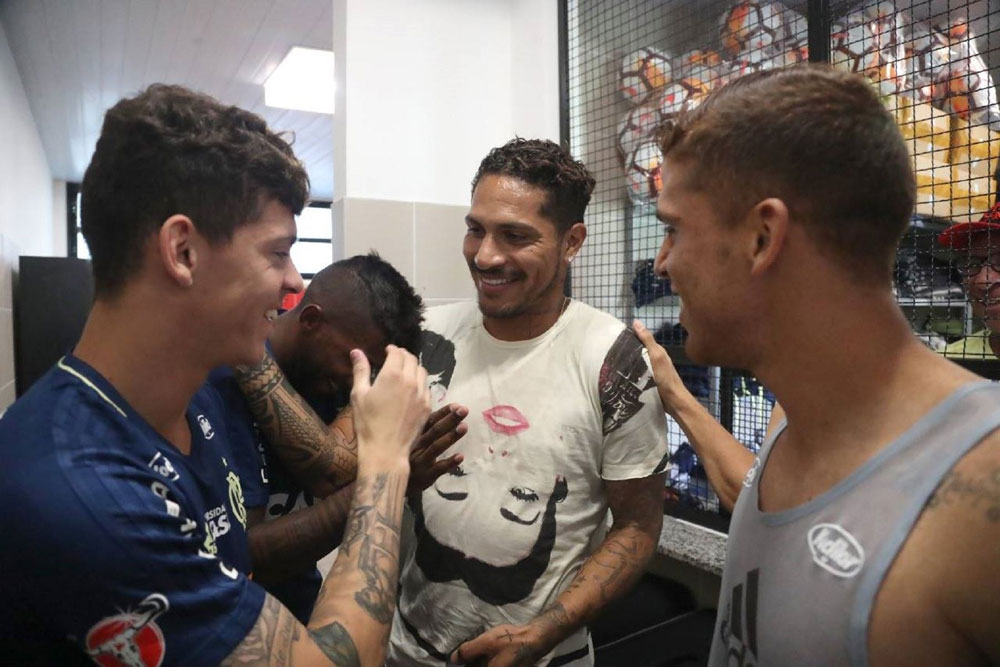 paolo-guerrero-se-reintegra-a-los-entrenamientos-del-flamengo