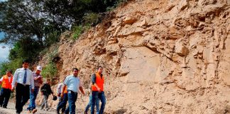 GRLL envía maquinaria pesada a pueblos del interior de La Libertad