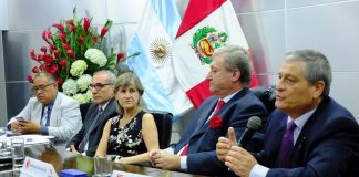 Juristas disertan durante la jornada académica “Semana Jurídica Peruana Argentina” en UCV