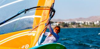 Peruana María Belén Bazo brilla en torneos de Windsurf en España y Francia