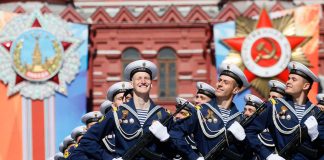 Rusia celebra con desfile militar la victoria de la Unión Soviética contra la Alemania nazi
