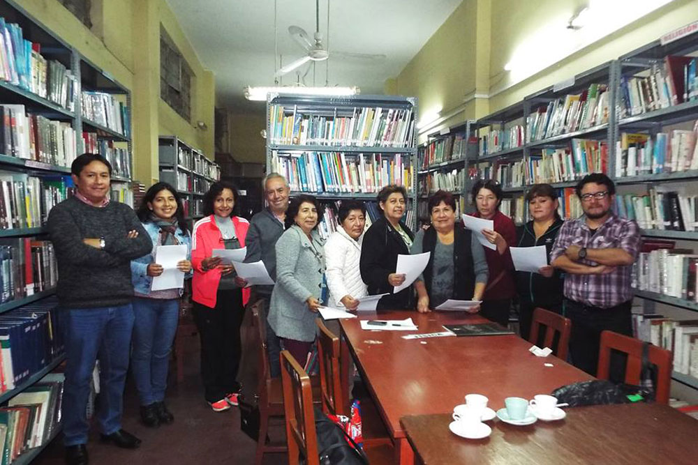 escritores-de-trujillo-participan-en-club-de-lectura-de-biblioteca-municipal