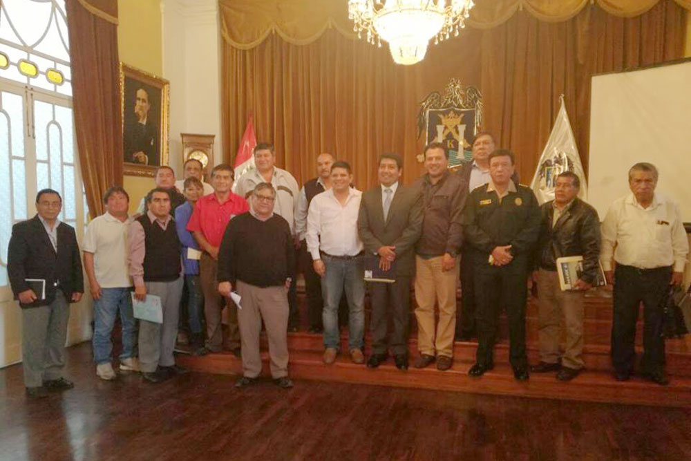 mayoria-de-transportistas-acuerdan-bajar-el-precio-del-pasaje-urbano-en-trujillo