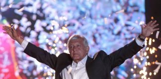 Candidato López Obrador gana con amplia ventaja la presidencia de México
