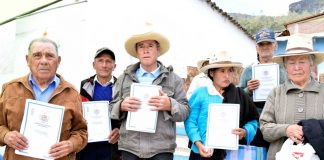 GRLL entrega nuevos títulos de propiedad en Longotea provincia de Bolívar