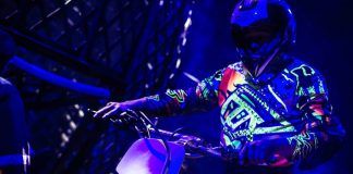 Motociclistas del globo de la muerte del Circo D’Italia llegan a Trujillo