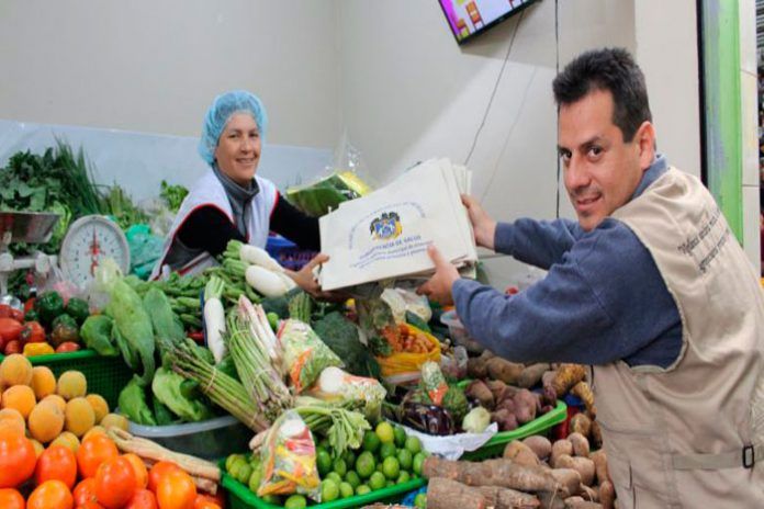 mpt-entrega-bolsas-ecologicas-puestos-mercados-trujillo
