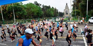 Minsa promueve ejercicios en grupo para prevenir la Depresión