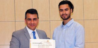 Cámara de Comercio La Libertad reconoce a estudiante de la UCV