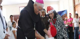 El Arzobispo de Trujillo celebra la Navidad con niños del Hospital Belén y Regional
