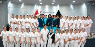 Estudiantes de Enfermería de UCV juramentan en ceremonia de imposición de tocas