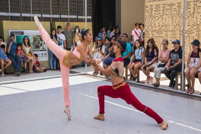compania-ballet-trujillo-cautiva-turistas-museo-chan-chan