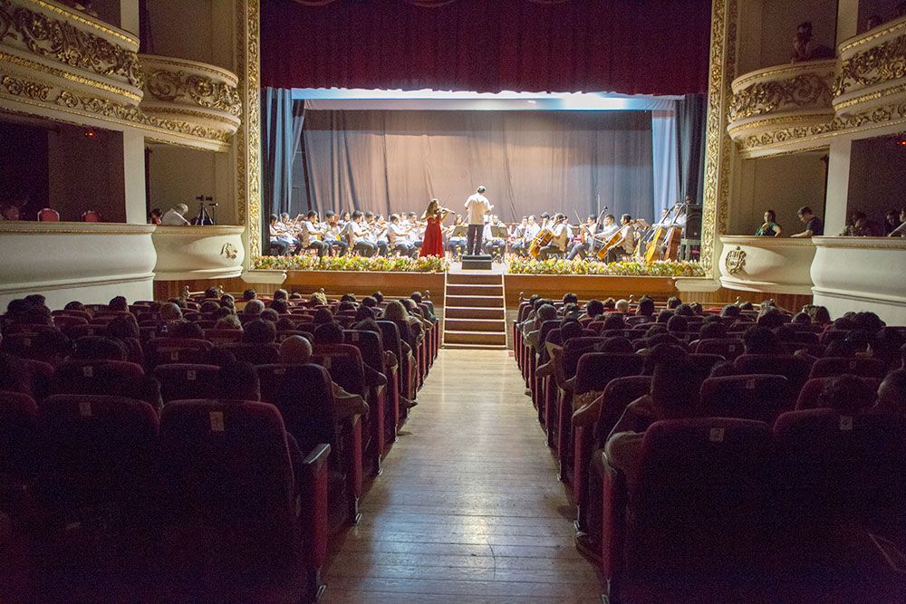 jovenes-solistas-deleitaron-publico-concierto-sinfonico-gratuito