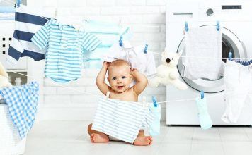 ¿Cómo lavar la ropa de un bebé para cuidar su piel?