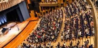 Fito Páez ofrece fastuoso concierto «tecknicolor» en Teatro VRLI de UPAO