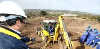 ¿Qué habilidades y conocimientos debe tener un operario de maquinaria pesada?