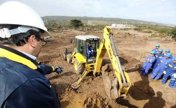 ¿Qué habilidades y conocimientos debe tener un operario de maquinaria pesada?