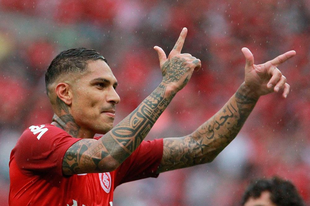 peruano-paolo-guerrero-anota-dos-goles-internacional-porto-alegre-copa-brasil