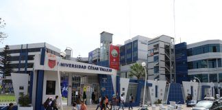 Miles de jóvenes rinden examen en la universidad licenciada más grande del Perú