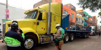 MPT y PNP retiran unidades de carga pesada cerca al Mercado Zonal Palermo